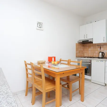 Апартаменти With Parking Space Businci, Ciovo - 18800