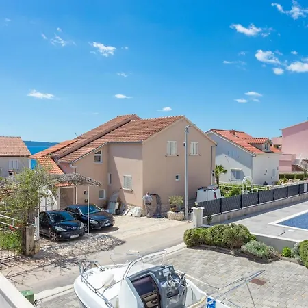 Апартаменти With Parking Space Businci, Ciovo - 18800