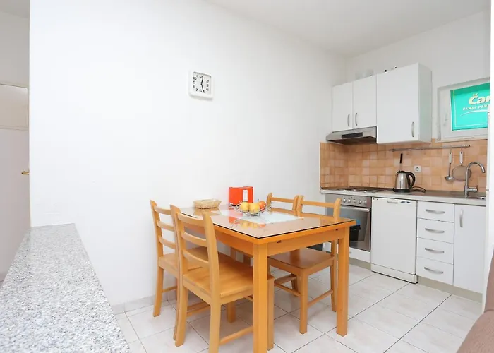 Апартаменти With Parking Space Businci, Ciovo - 18800