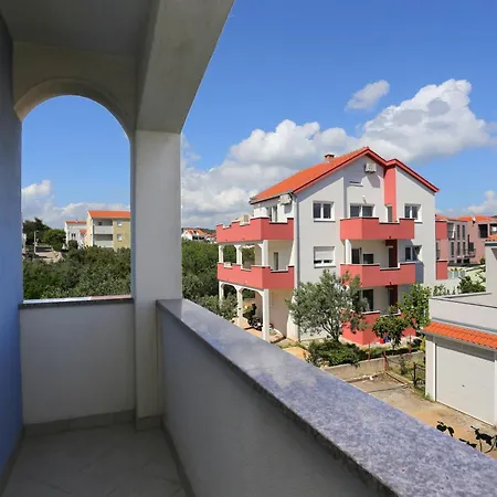 With Parking Space Businci, Ciovo - 18800 Apartment